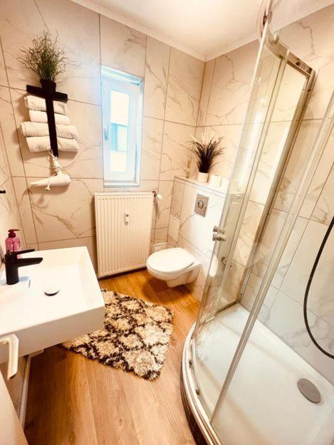 Ferienwohnung An Der Uniklinik Mit Eigener Kueche Und Renoviertem Badezimmer Хомбург Экстерьер фото