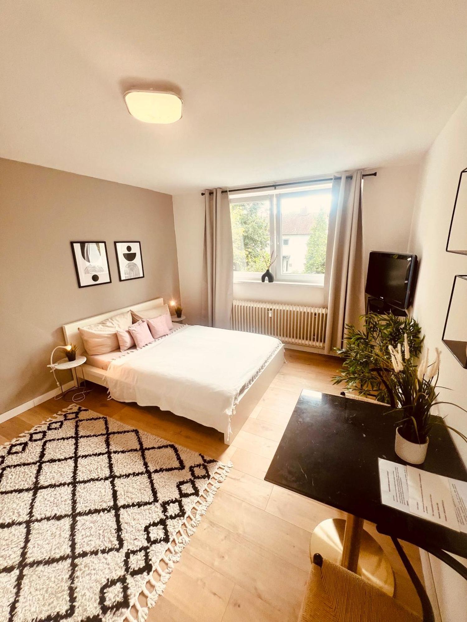Ferienwohnung An Der Uniklinik Mit Eigener Kueche Und Renoviertem Badezimmer Хомбург Экстерьер фото